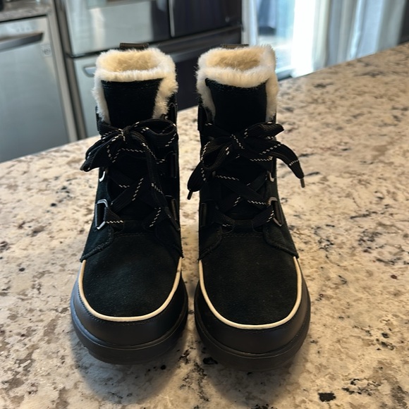 Sorel Tivoli Snow Boot - Picture 2 of 6